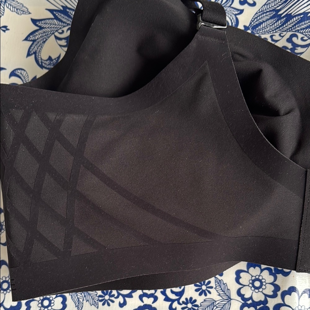 Honeylove silhouette bra, Black Wireless- Seamless Support size 40C/D - Picture 5 of 11